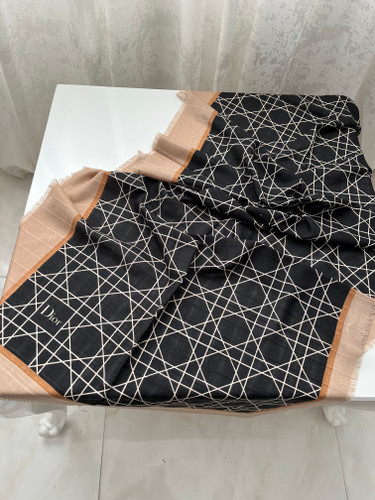 شال پاییزه دورریش دیور - طرح چارخونه دیور پاییزی طرح dior