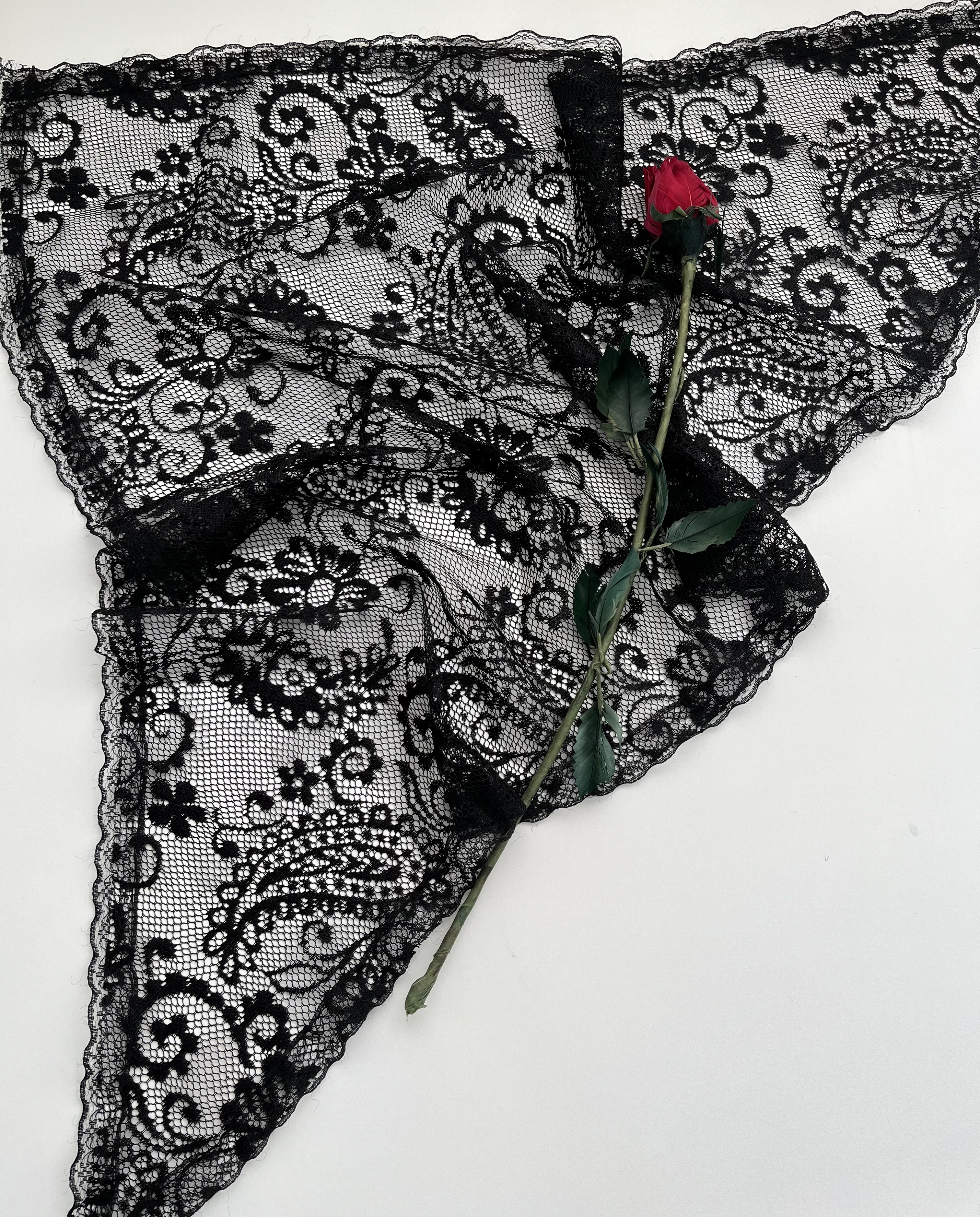 روسری ۳گوش گیپوری دور دانتل روسری سه گوش مجلسی