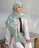 روسری حریر نخی طرح دیور جنگل قواره ۱۱۰